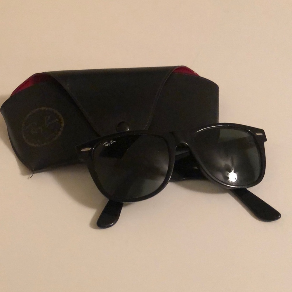 Authentic Ray-Ban classic WAYFARER sunglasses